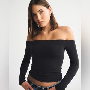 Abercrombie Bra-less Off the Shoulder Long sleeve